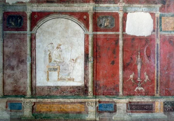 Arte romana: raffigurazione della divinità Venere seduta. Da una villa presso la Farnesina a Roma. Roma, Museo Nazionale Romano, Terme di Diocleziano