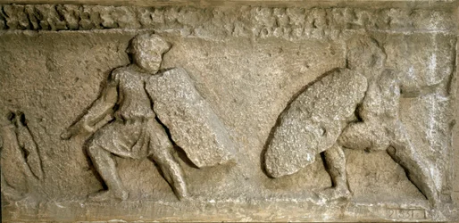 Arte romana: scena di battaglia tra Romani e Galli. Riproduzione di un fregio dell