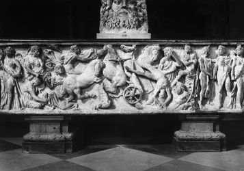 Sarcofago con la caduta di Fetonte