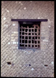 Vista di una finestra della casa dell