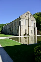 Architettura romanica: veduta esterna della fucina dell