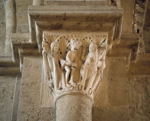 Il diavolo mostra una donna a San Benedetto per tentarlo, capitello del nartece (scultura)