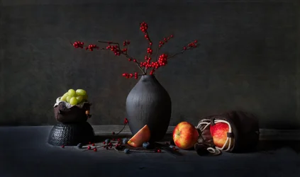 Natura morta con frutta dall’atmosfera malinconica