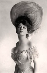 Camille Clifford 1885-1971, attrice belga, 1905