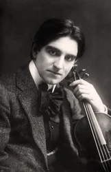Rohan Clensy, violinista irlandese, 1907
