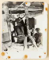 Cadavere Ifugao sulla sedia della morte, 1919