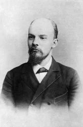 V. I. Ulyanov, San Pietroburgo