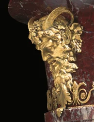 Dettaglio di uno di un paio di vasi, c.1790