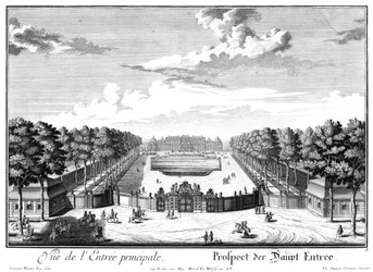 Prospetto del portone principale e del castello superiore da sud