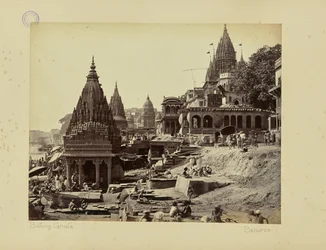 Benares; «Vishnu Pud» e altri templi presso il ghat crematorio