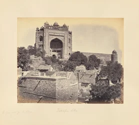 Fatehpur Sikri; la grande porta, dal villaggio
