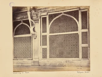 Fatehpur Sikri; due delle schermature marmoree nella tomba dello sceicco Selim Chishti