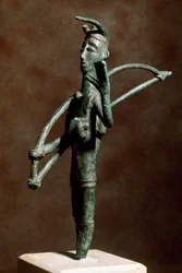Statuetta di arciere in bronzo