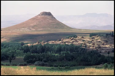 Veduta di Takht-e Solalman, o Trono di Salomone