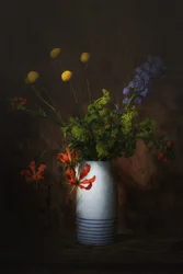Elegante natura morta floreale