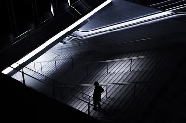 Ombre di una figura solitaria