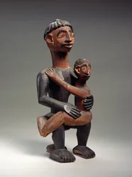 Madre e bambino seduti, Igbo, Nigeria (legno)