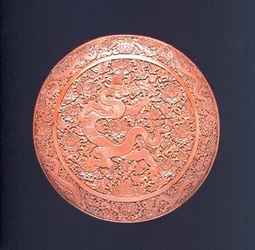 Scatola e coperchio, dinastia Ming, inizio XV secolo (lacca intagliata cinabro)