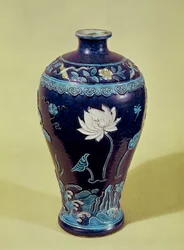 Vaso Ming con decorazione a tre colori