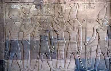 Antico Egitto, dipinto/scultura murale, Tolomeo XIII presentato a Horus, Tempio di Sebek e Horus, Kom Ombo