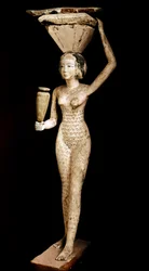 Antichità egizia: scultura in legno come portatori di offerte. Medio Impero