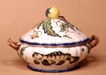 Zuppiera di Leboeuf et Milliet, decorata da Rousseau dopo i disegni di Bracquemond
