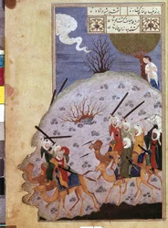 Majnun che osserva la battaglia tra Nawfal e la tribù di Laila di maestro iraniano. (Acquerello, Gouache, colore bianco, inchiostro su carta)