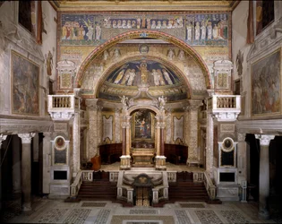 Vista interna della Basilica