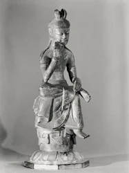 Bodhisattva seduto in posa meditativa, c.645-794 (bronzo dorato)