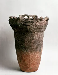 Grande vaso in terracotta da Fukushima, periodo Jomon 16°-10° secolo a.C.