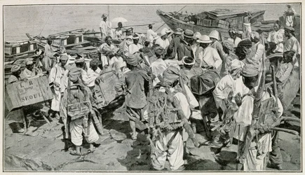 Portatori coreani nel porto di Chemulpo (Corea del Sud), scaricando le giunche - Illustrazione da una fotografia del XIX secolo di J. de Pange, da Viaggio in Corea del dottor Hagen