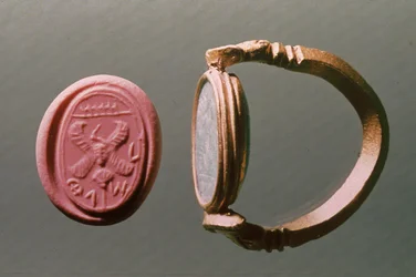 Anello con sigillo 