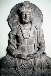 Scultura in pietra raffigurante Buddha, arte del Gandhara, Peshawar, Pakistan