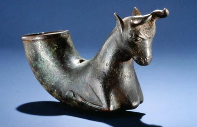 Toro con gambe piegate, c.550-330 a.C.