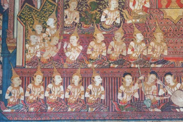 Murali nella cappella Buddhaisawan che raffigurano le celebrazioni del matrimonio reale dei genitori del Bodhisattva, re Suddhodana del clan Sakya e principessa Mahamaya
