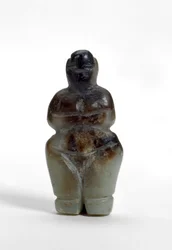 Figurina di donna in piedi da Cukurdent, Turchia