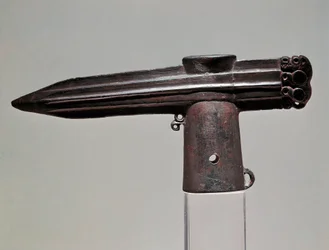 Arte scita: ascia di bronzo dalla regione di Krasnoyarsk (Siberia e Altai). VII - II secolo a.C. San Pietroburgo, Museo dell
