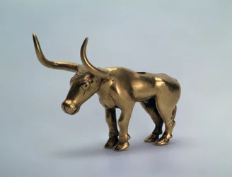 Figurina di un toro Pezzo da un palo di un baldacchino, III millennio a.C.