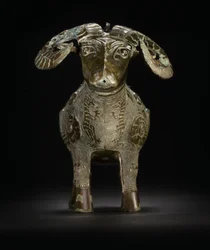Vaso rituale a forma di ariete, Gong