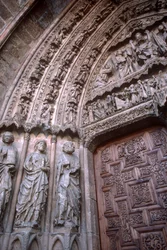 Sculture del portale centrale sulla facciata ovest