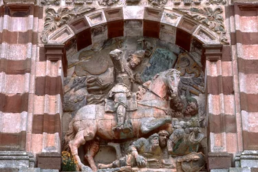 Statua di un cavaliere a cavallo