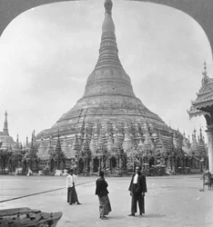 Pagoda Shwedagon, Rangoon, Birmania, 1908