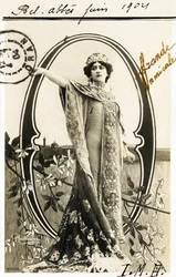O a: Anna Held, di origine polacca, cantante e ballerina della Belle Époque - alfabeto in cartolina