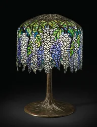 Lampada da tavolo con glicini, ca. 1910