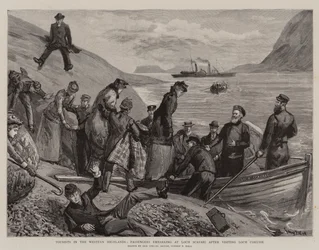 Turisti nelle Highlands occidentali, passeggeri che imbarcano a Loch Scavaig dopo aver visitato Loch Coruisk