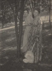 Nel bosco, c. 1899 (foto)