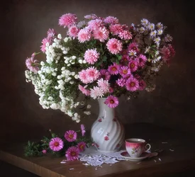 Fiori autunnali e tè