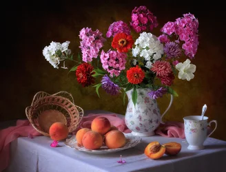 Fiori estivi e pesche
