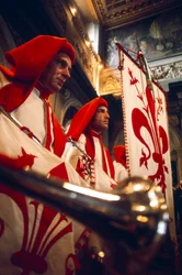 Trombettieri che suonano alla cerimonia, Firenze
