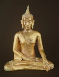 Buddha seduto in meditazione